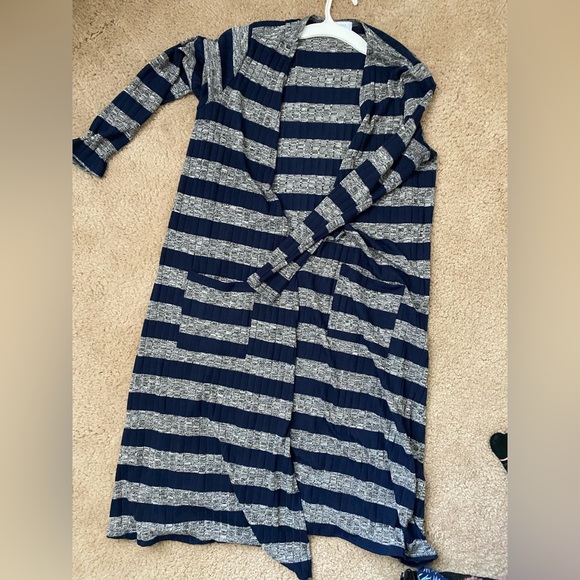 LuLaRoe Sarah duster sweater, gray and navy, size M - Picture 1 of 5
